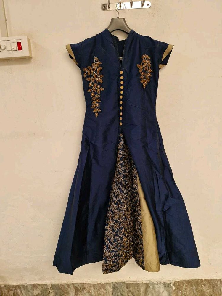 Elegant Navy Blue Embroidered Kurta And Skirt