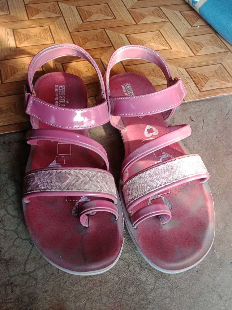Pink Girls&#39; Sandals