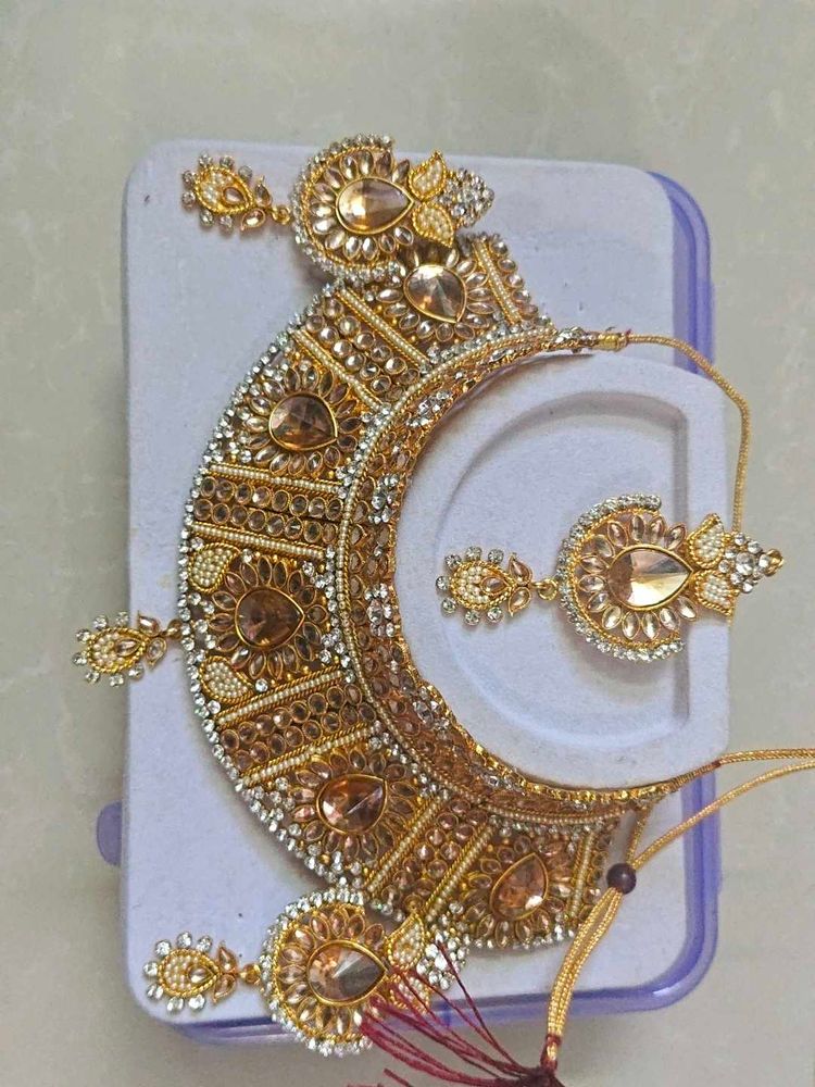 Elegant Gold-Tone Necklace Set
