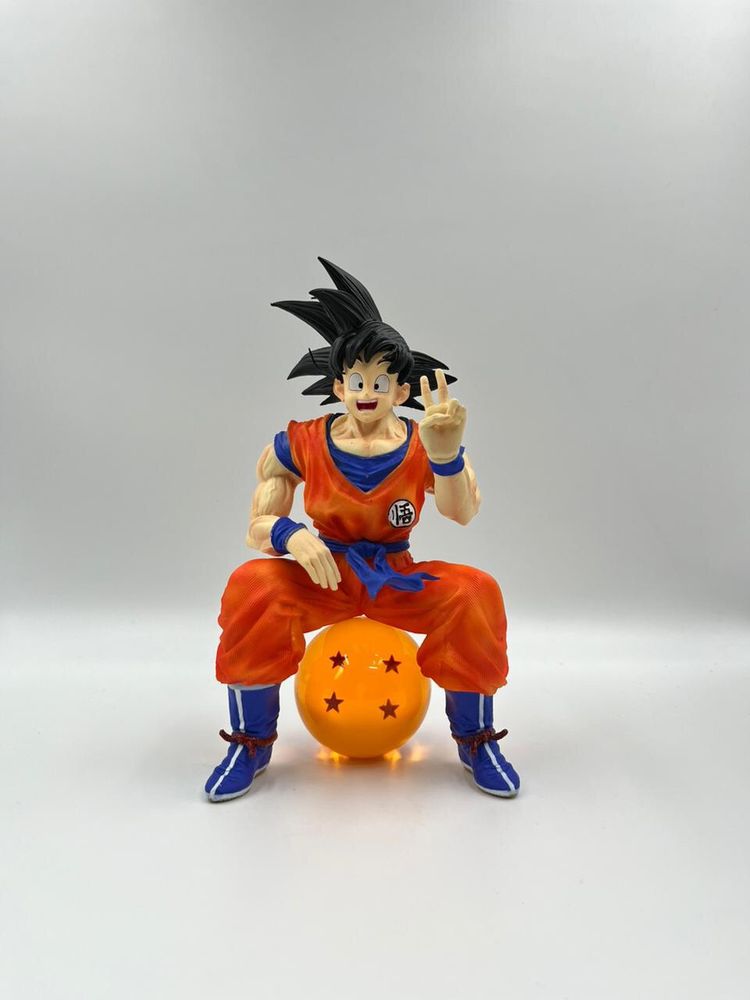 Goku Action Figure With Big Dragon Ball 20 Cm