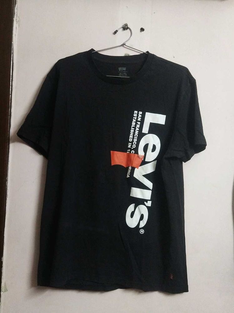 Levis Black Colour T Shirt