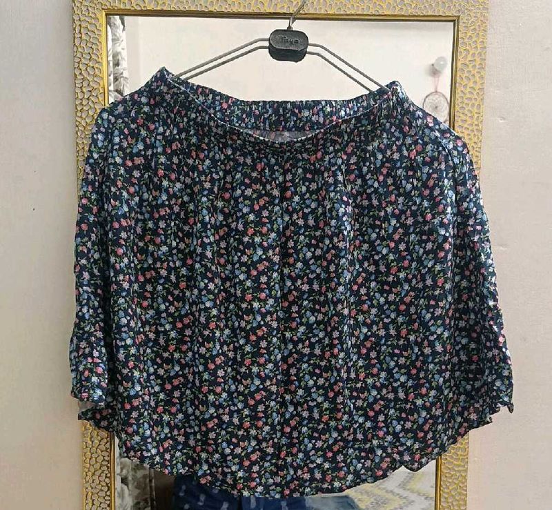 Blue floral print skirt 🌷