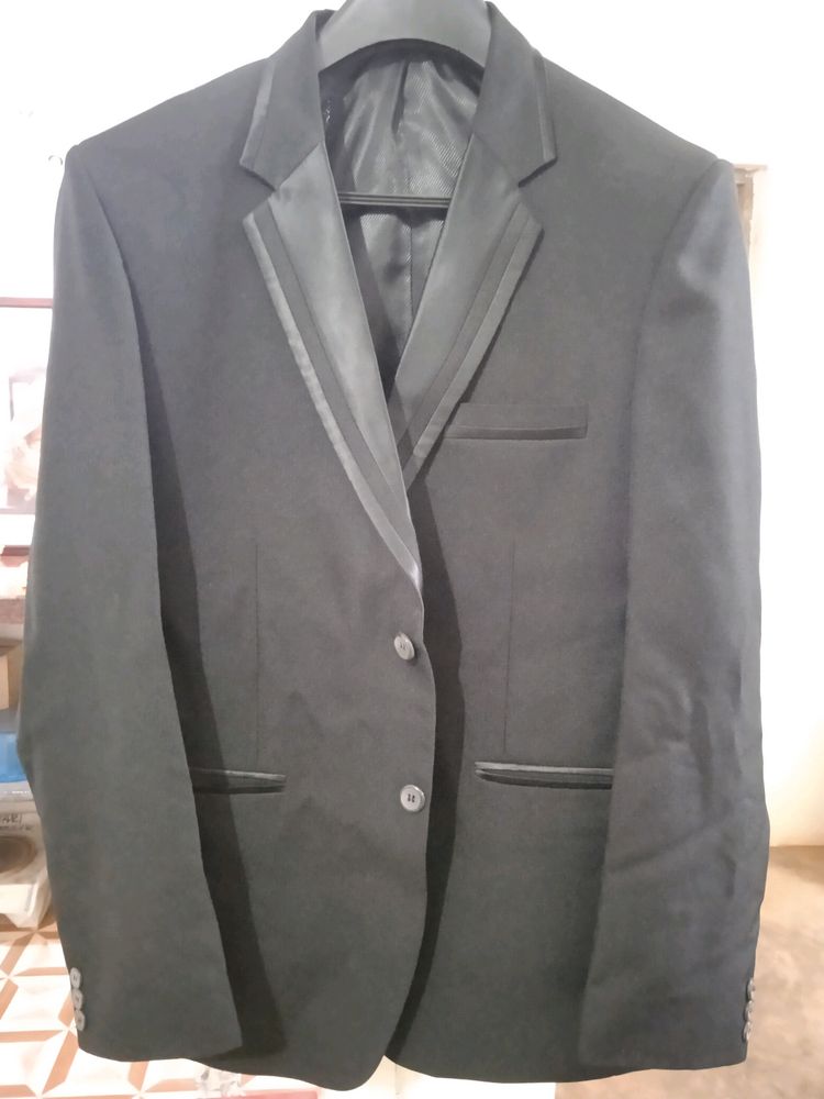 Coat Blazzer Size 40 Used In 3 To 4 Times Only