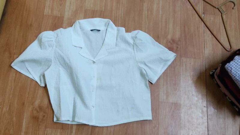 Off White Crop Shirt Can Be Used As A Jacket