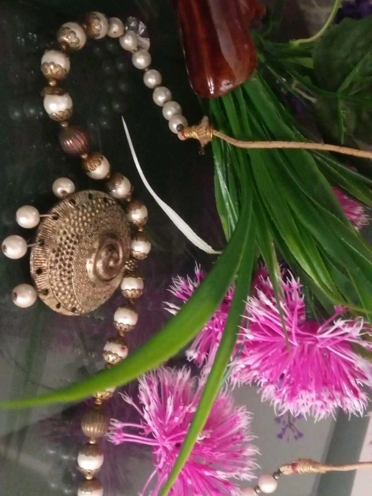 Elegant Pearl &amp; Gold Necklace