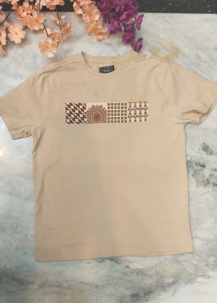 Graphic t-shirt