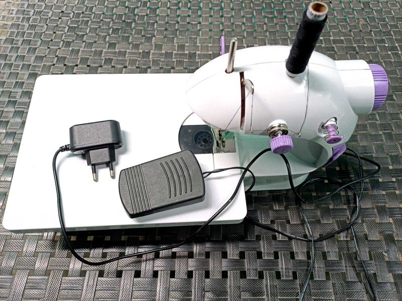 Mini Sewing Machine