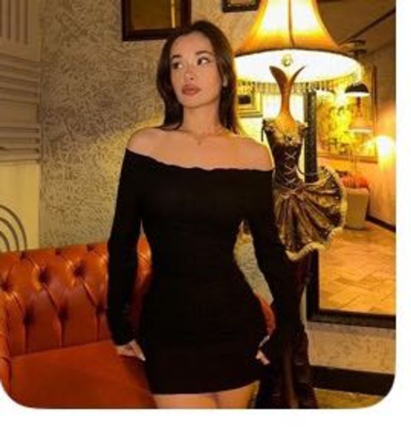 Offshoulder black bodycon dress
