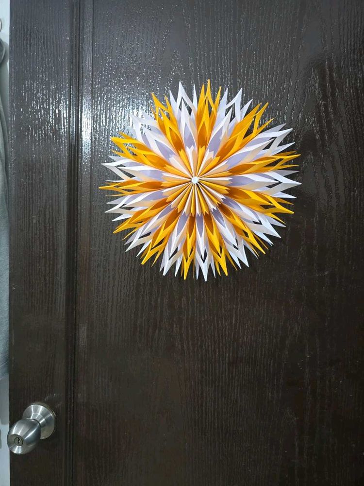 Paper Starburst Decor