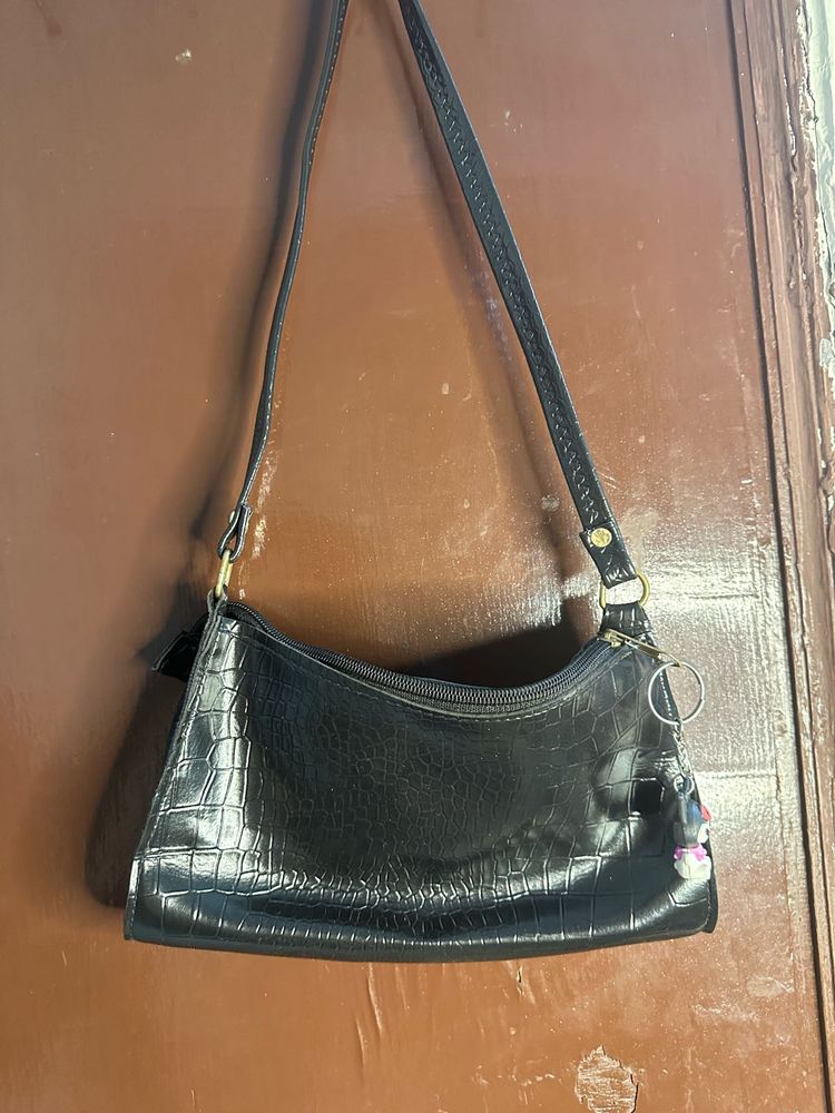 Chic Black Handbag