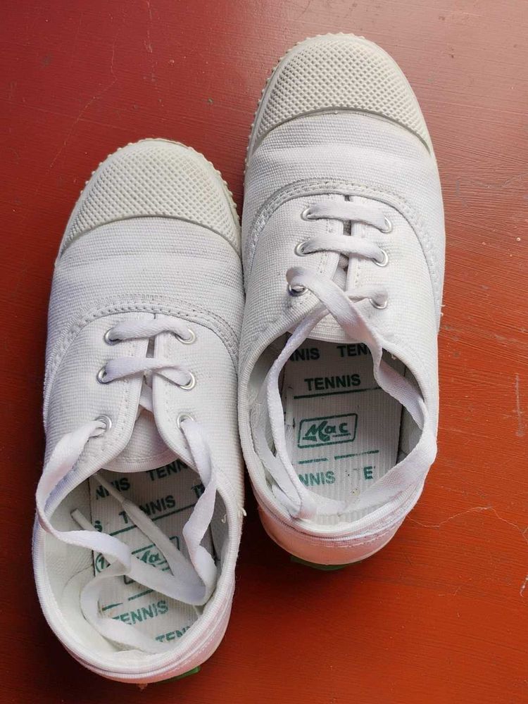 Mac Tennis Shoes - Classic Style