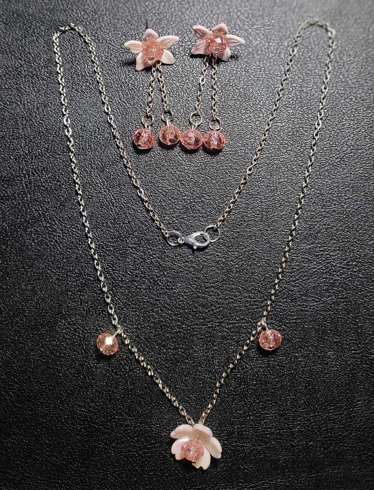 Floral Necklace &amp; Earring Set