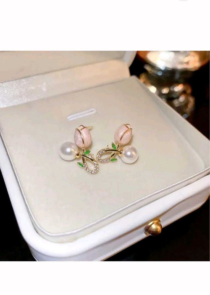 Tulip Swirl Earrings
