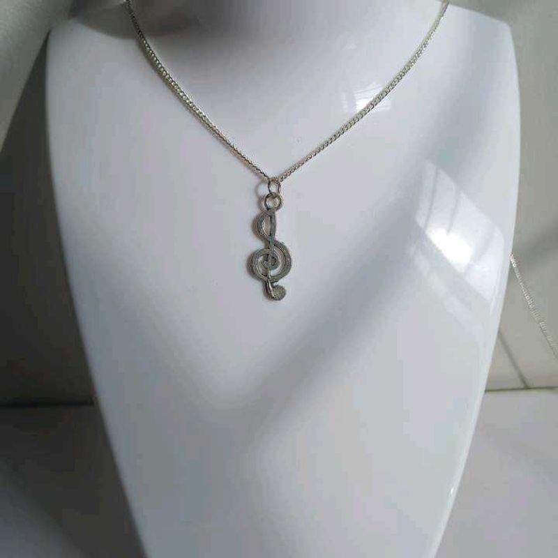 Music Necklace