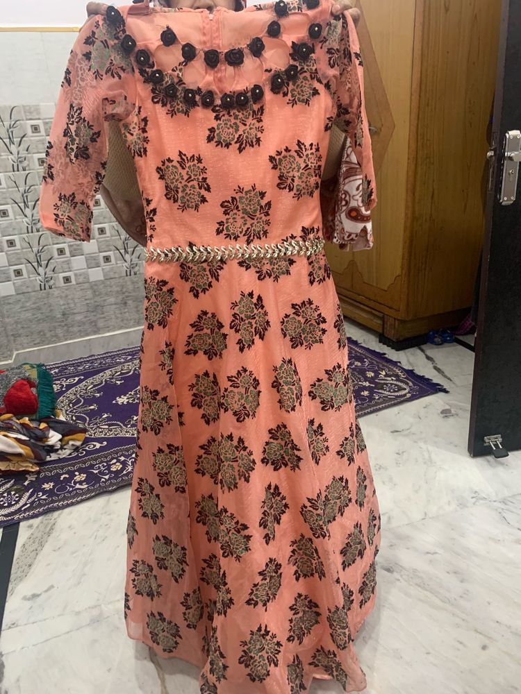 Beautiful Gown With Clutch Free