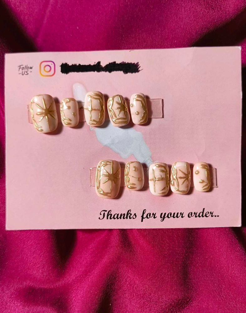 Press-On Nail Set