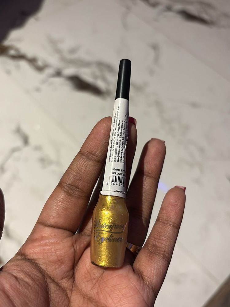 Golden Eyeliner