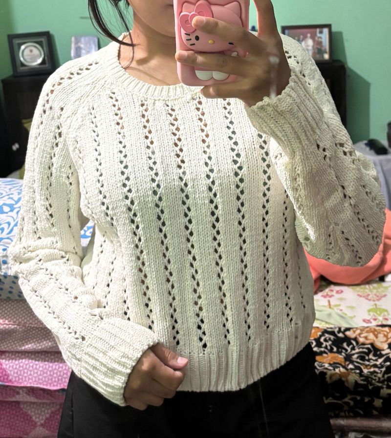 trendy white sweater ☕️