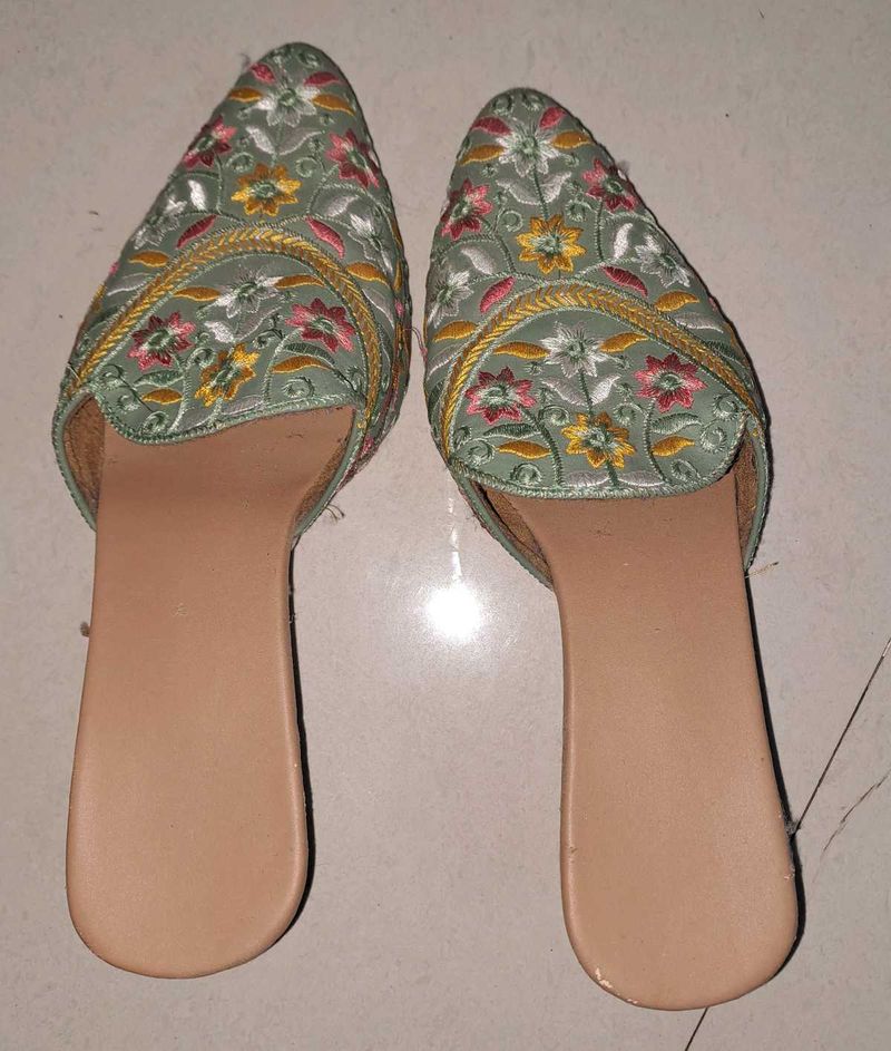 Embroidered Pointed Toe Mules