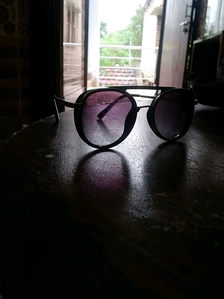Retro black shades for MEN