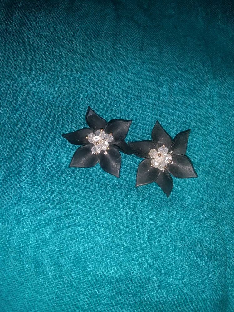 Balck Leaf Earrings