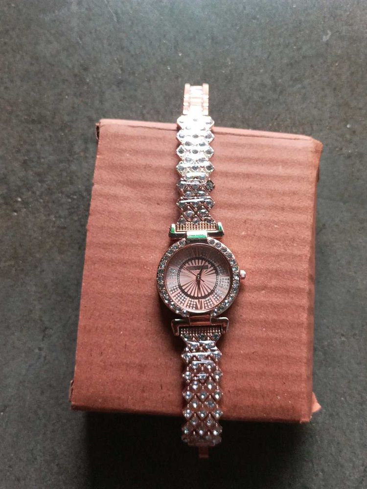 Elegant Women&#39;s Watch