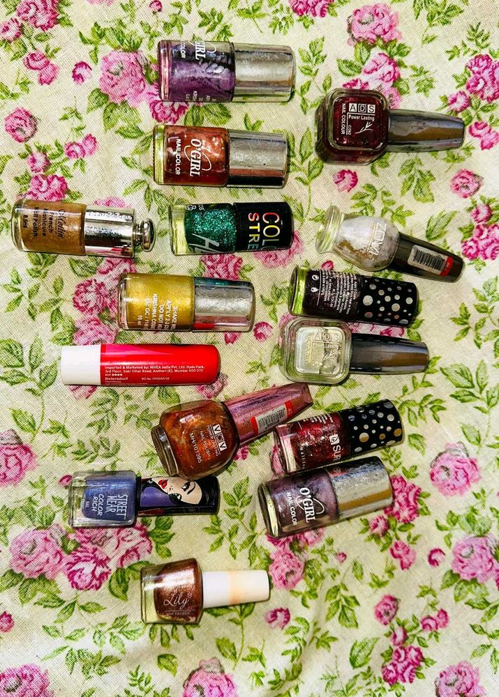 Nail Polish 14 Bottles