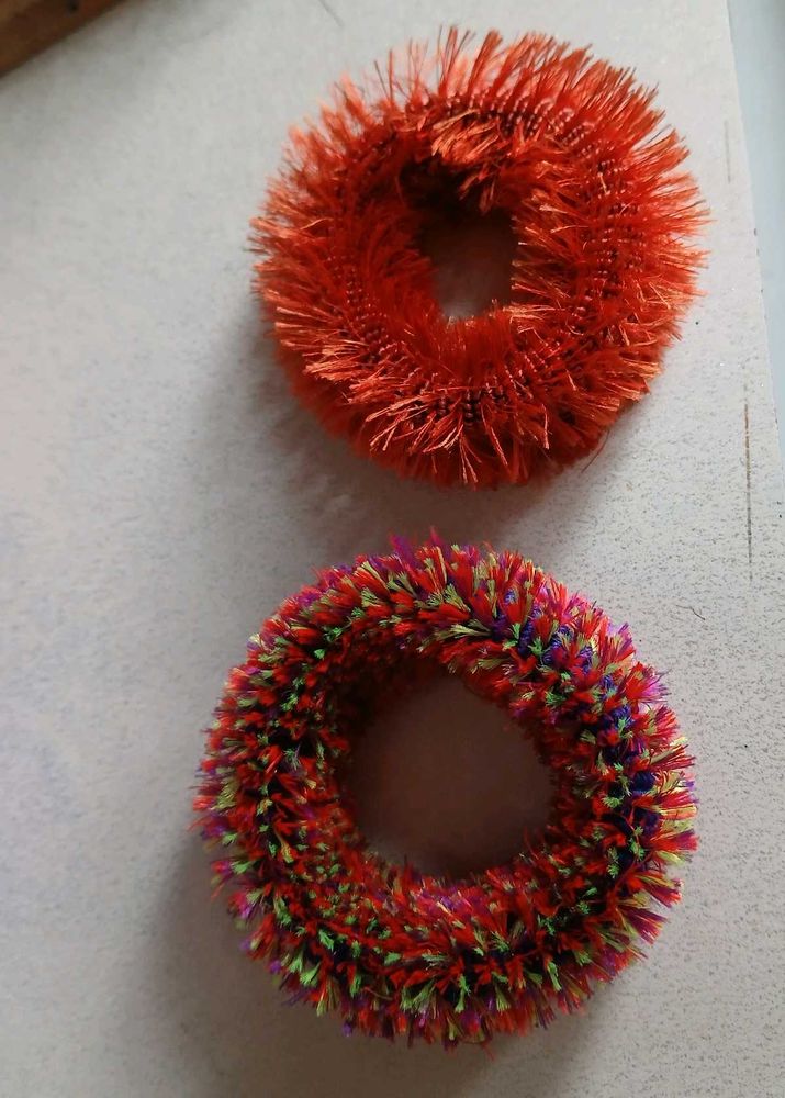 Feather rubber band pair