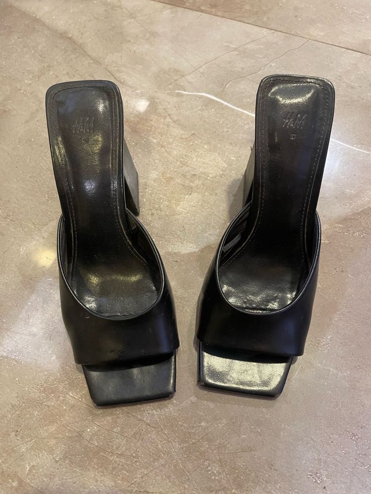 H&amp;M black block heels