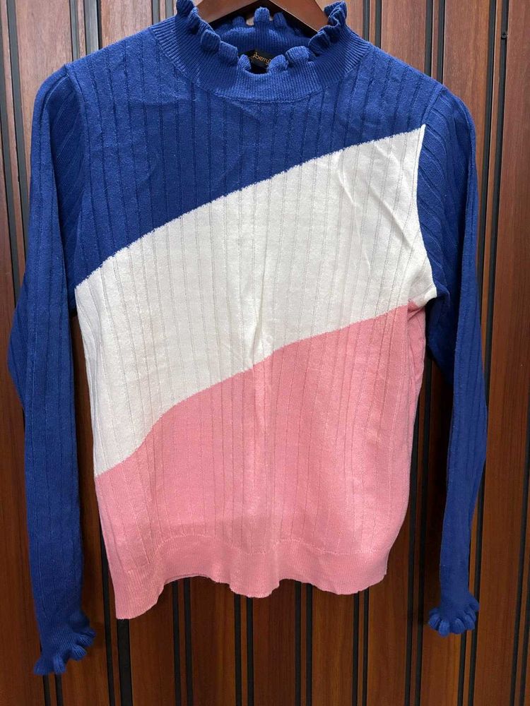 Ruffled Neck Long Sleeve pullover Top