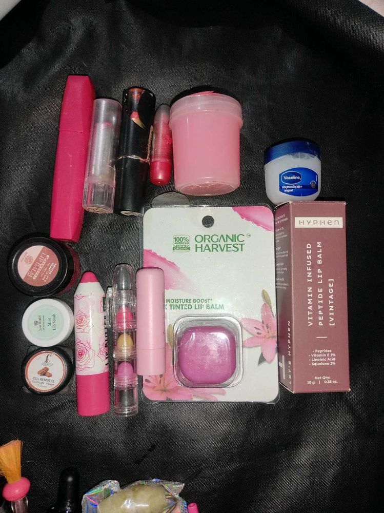 1 Lipstick With One Lipbalm