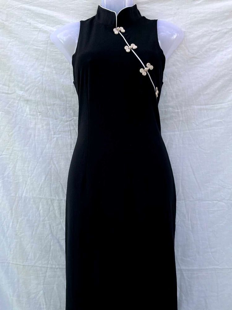 Chic Black Dress