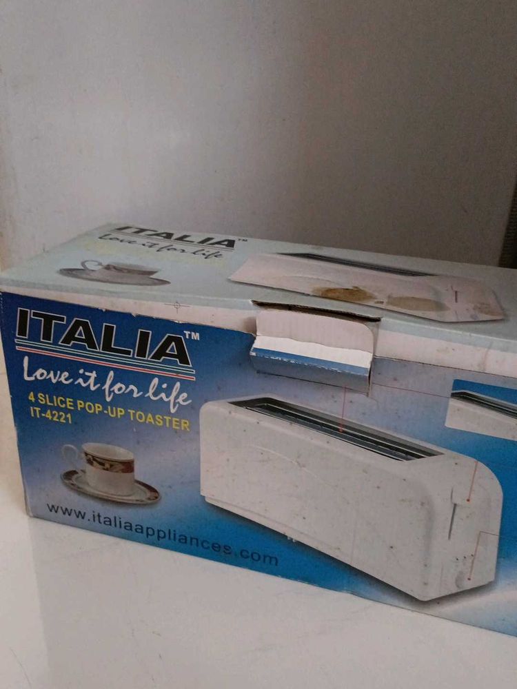 Italia 4-Slice Pop-Up Toaster