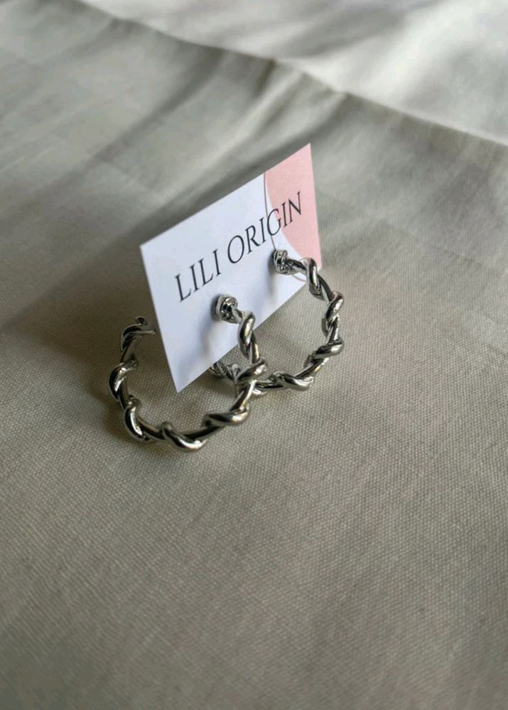 Lili Origin Twisted Silver Hoops