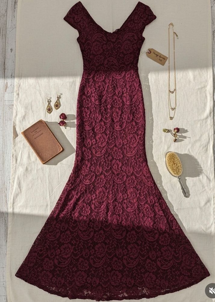 Elegant Lace Burgendy Dress