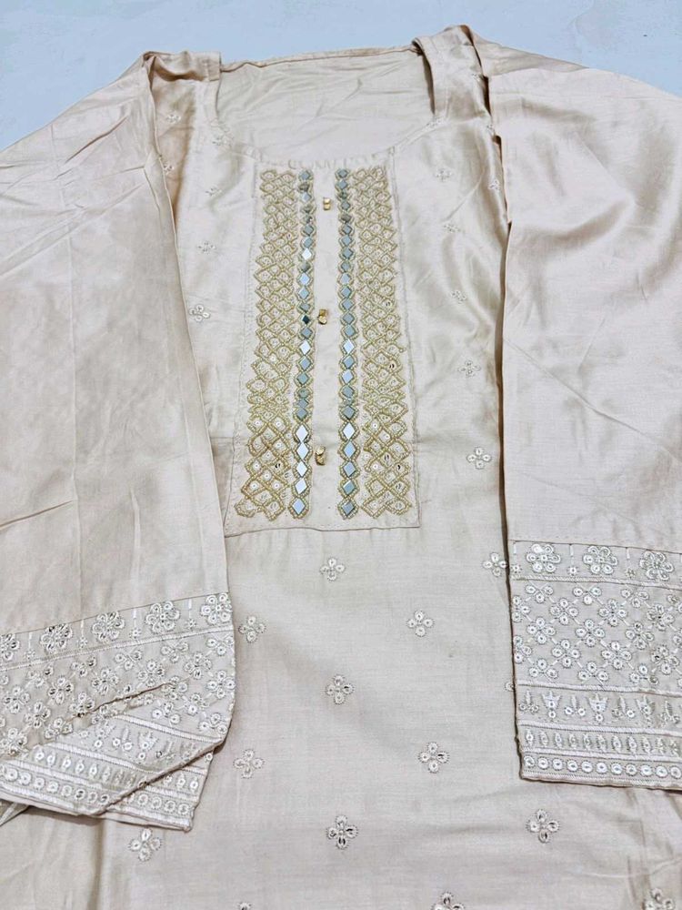 Embroidered Pakistani Kameez