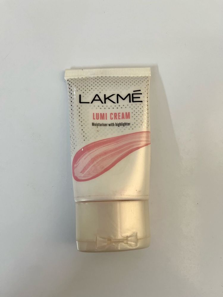 Lakme Lumi Strobe Cream Highlighter + Moisturiser