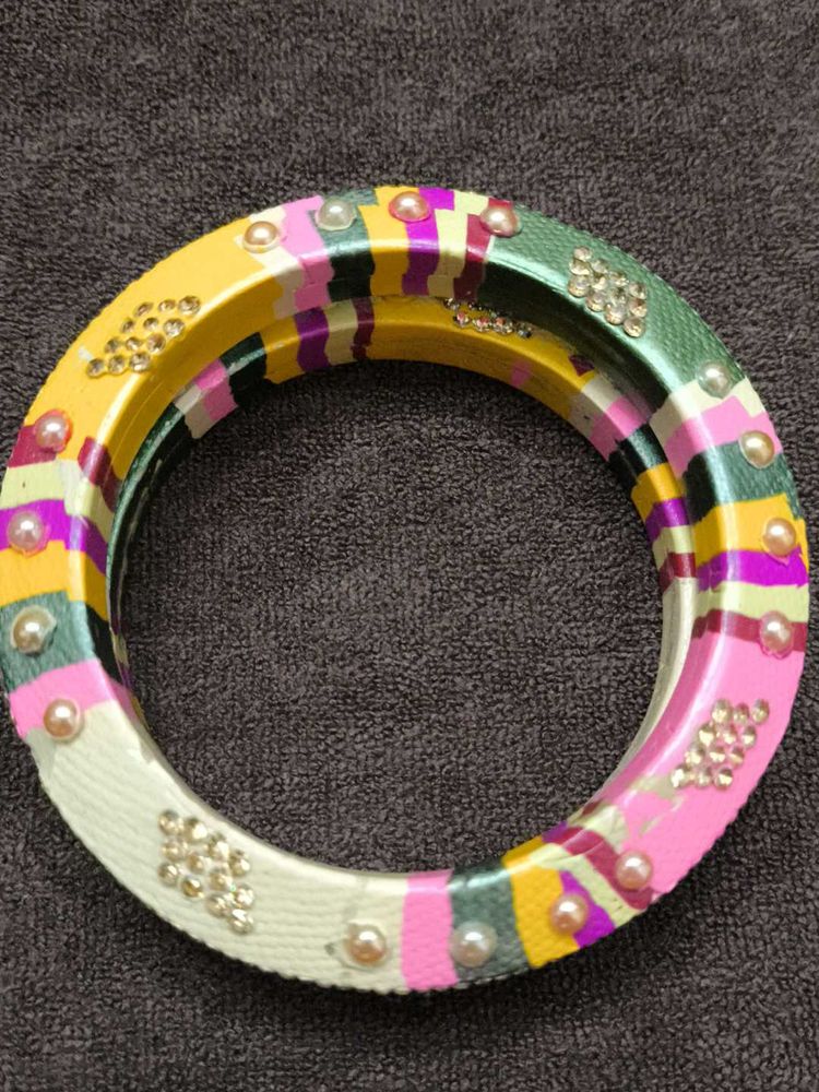 ✨ Traditional लाख के कड़े, रंगों की खूबसूरती के सा