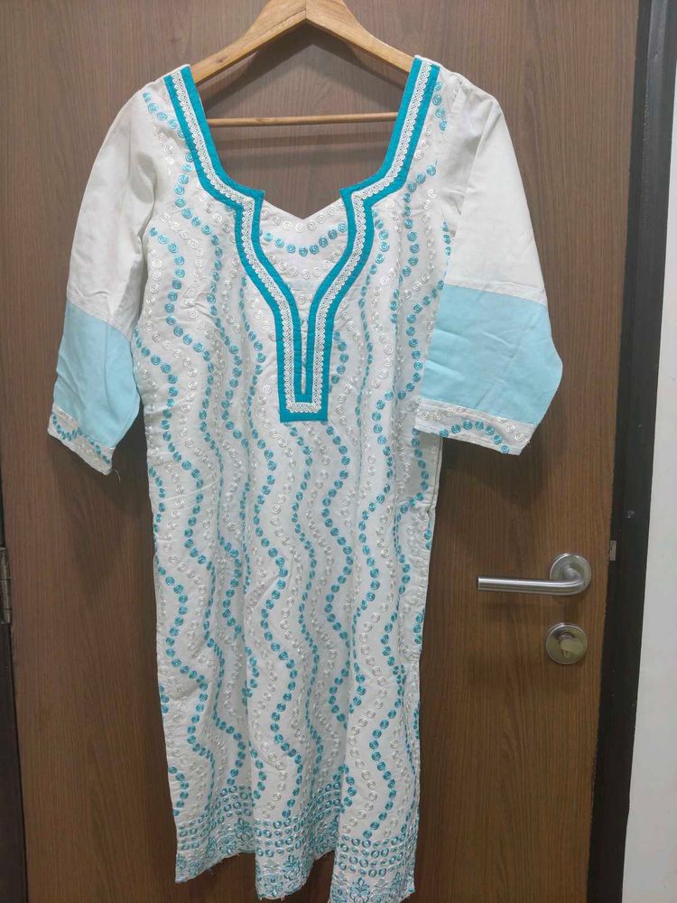 Blue And White Suit With Dupatta