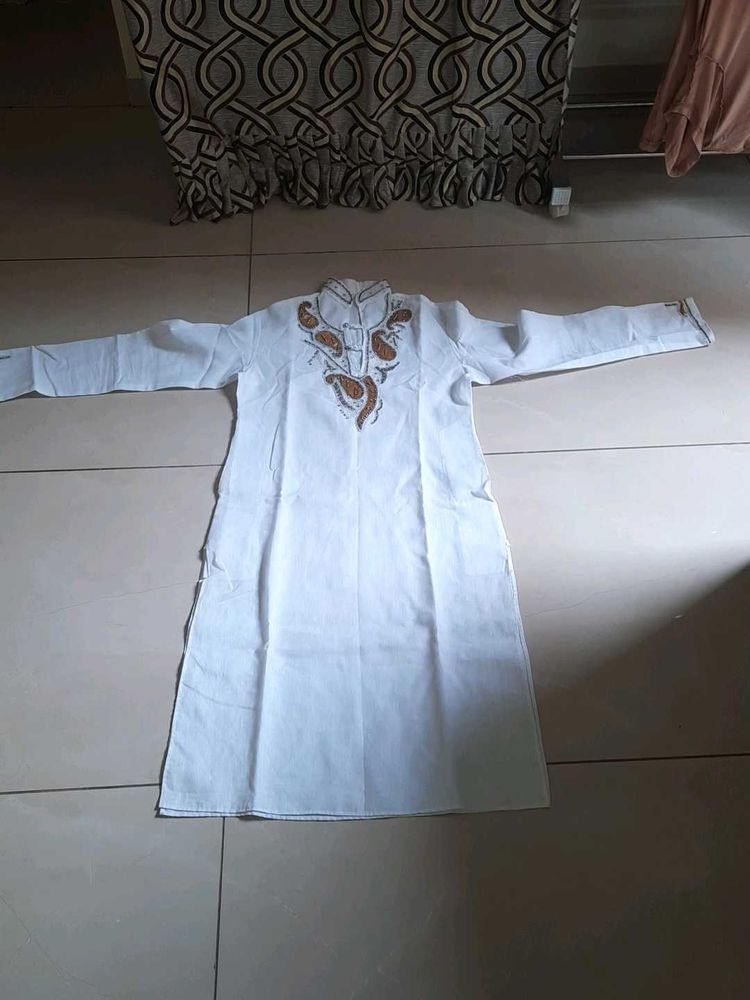 mens White Kurta with Embroidery