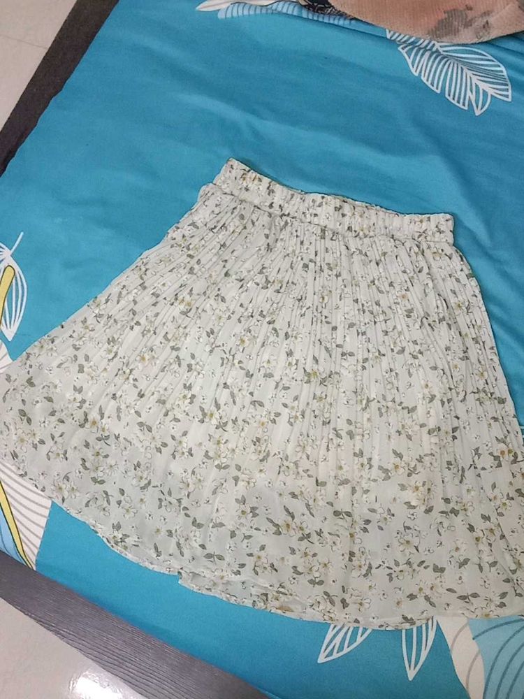 Floral Print Pleated Skirt