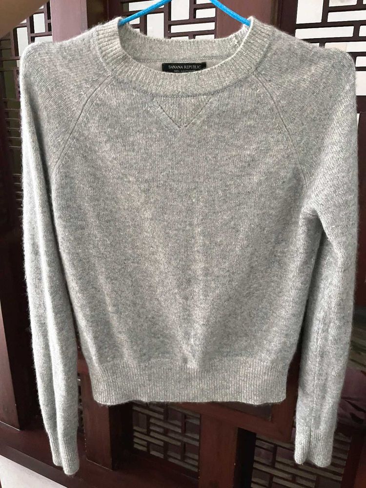 Gray Banana Republic Sweater