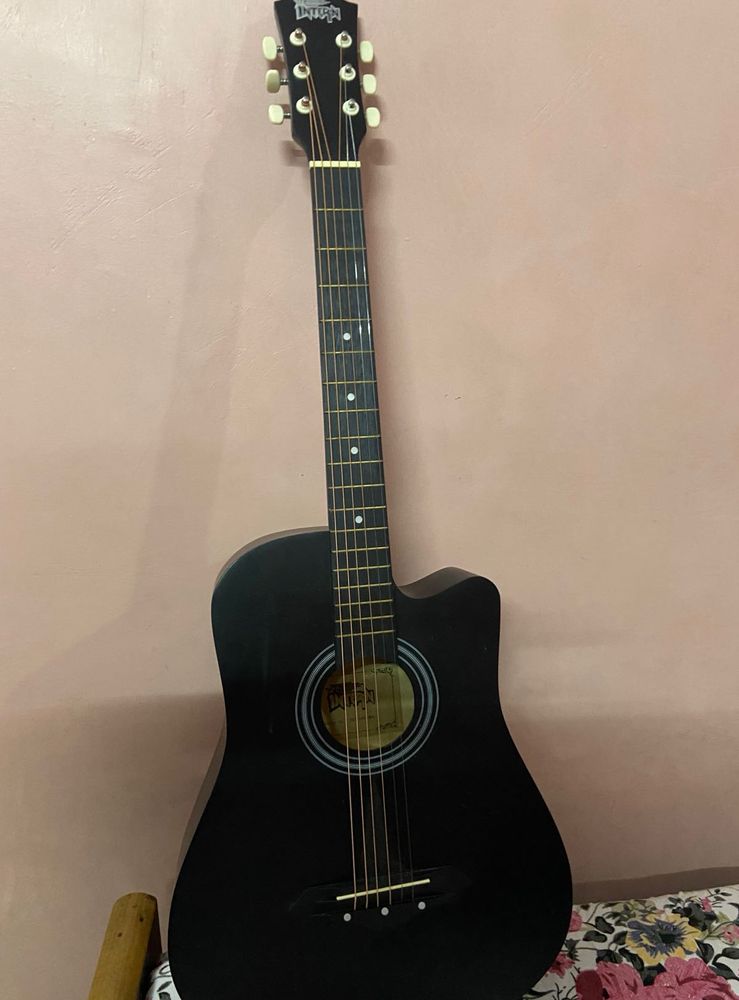 Intern Guitar