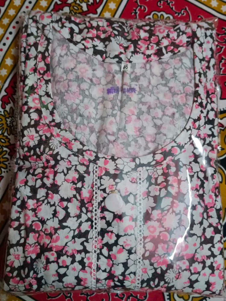 Beautiful Flower Print Kurt And Pant Set.