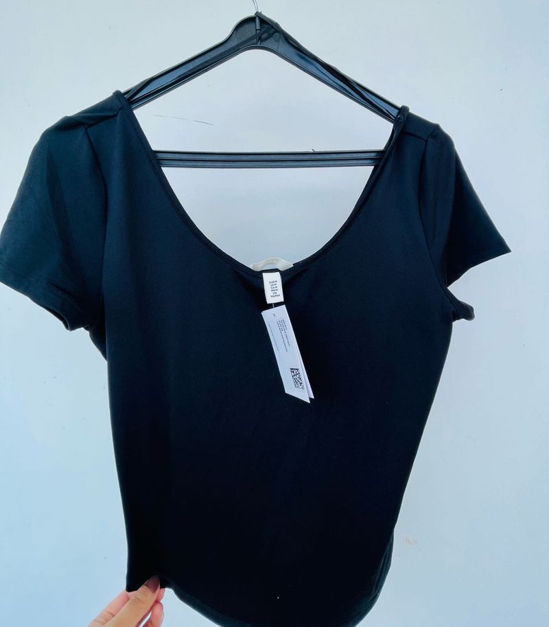 🌈H&amp;M Scoop Neck Top
