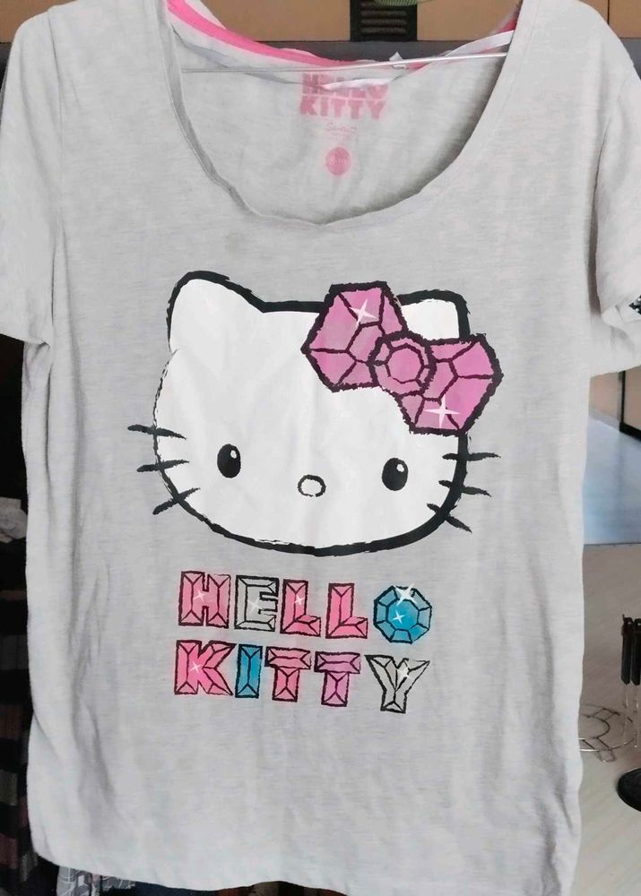 Hello Kitty Tshirt
