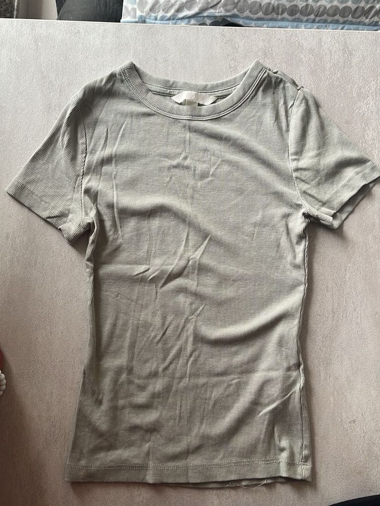 H&amp;M Light Green Fitted Top