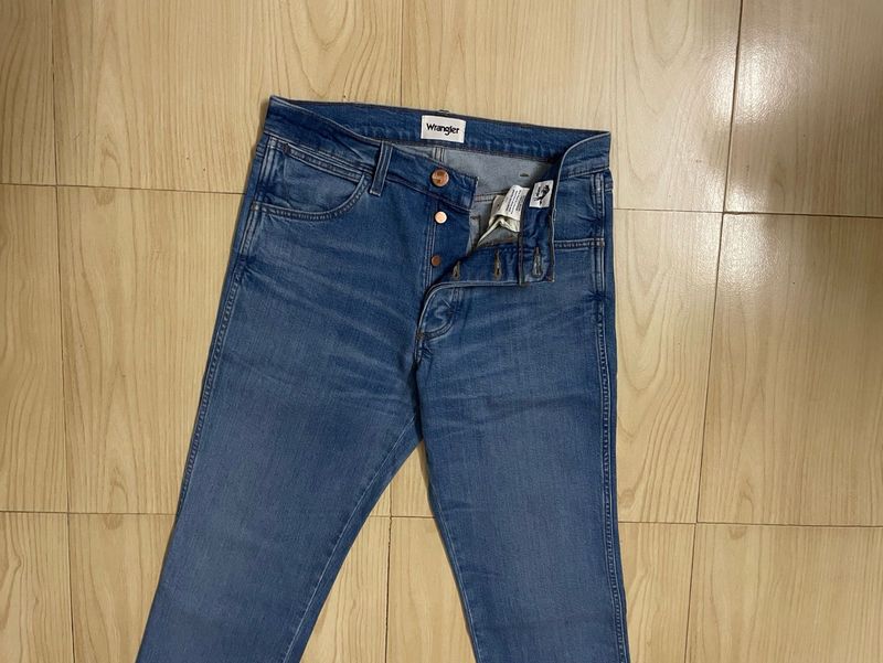 Wrangler Straight Fit Jeans