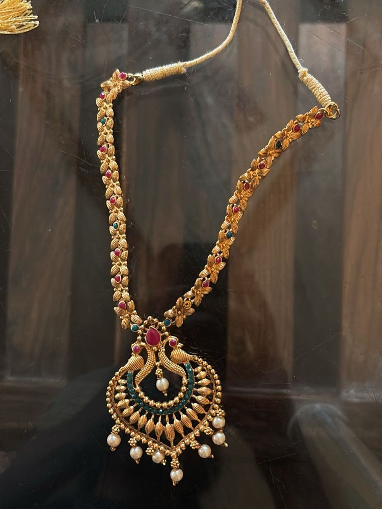 Elegant Gold-Toned Peacock Necklace