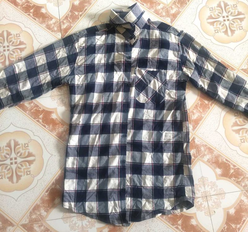 Blue &amp; White Plaid Long Sleeve Shirt